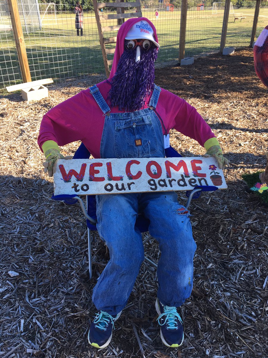 MrsTinderClass's tweet photo. Scarecrow Gallery at CES Garden reopening. @CuringtonElem @BoerneISD #curingtonstrong https://t.co/Ww5K2gaQfj