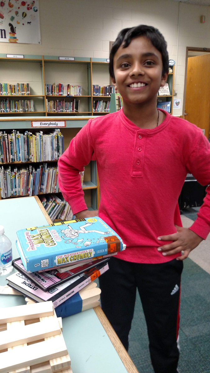 LPLibraryNBTS's tweet photo. So. Many. Great. Pics. Photos from STEAM Night. #lplibraryrocks #whylp #makerspace #STEAM #FocusIssues https://t.co/EVHg9HQvRW