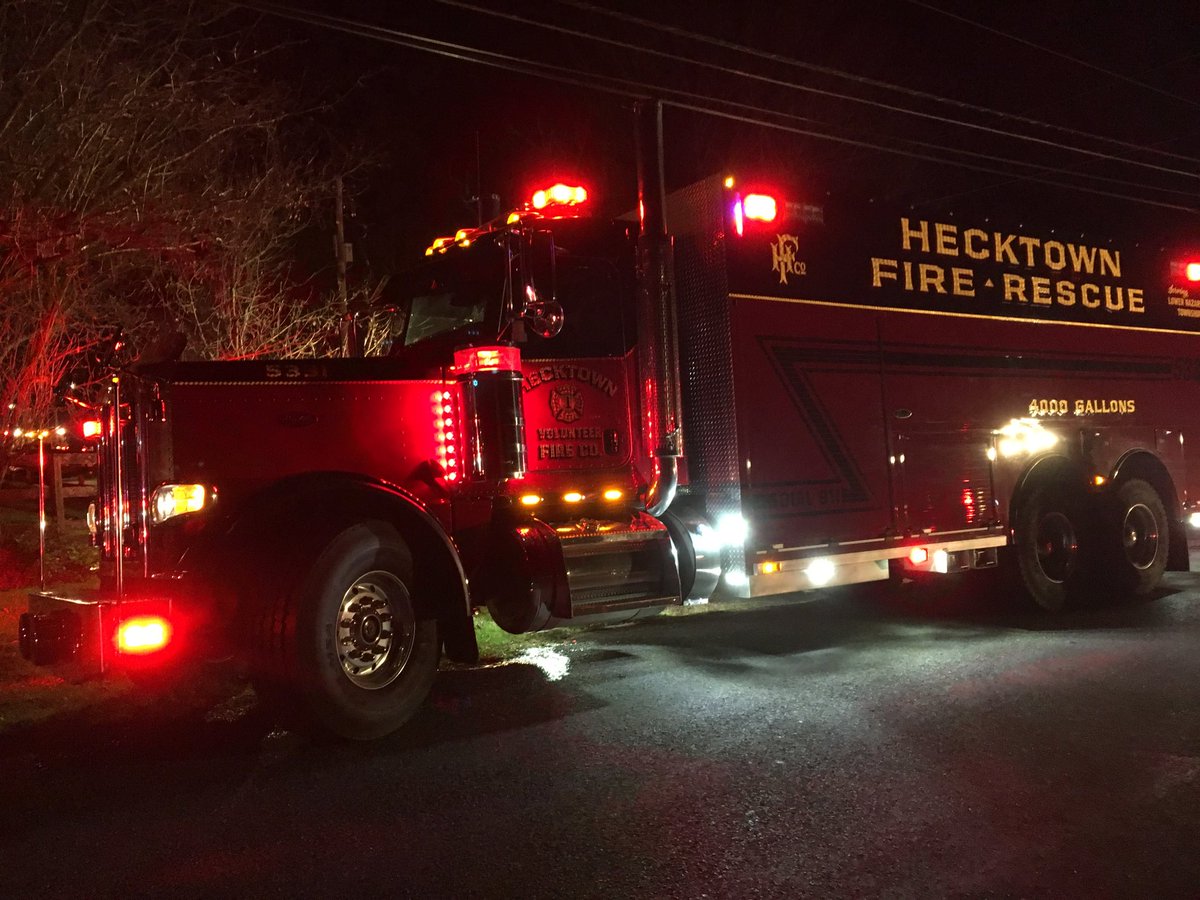 jseip53's tweet photo. 5331 operating as part of NC Tanker Task Force water supply operations with Fire 48 at a barn fire on South Mink Road. https://t.co/g7ZMY6IP37