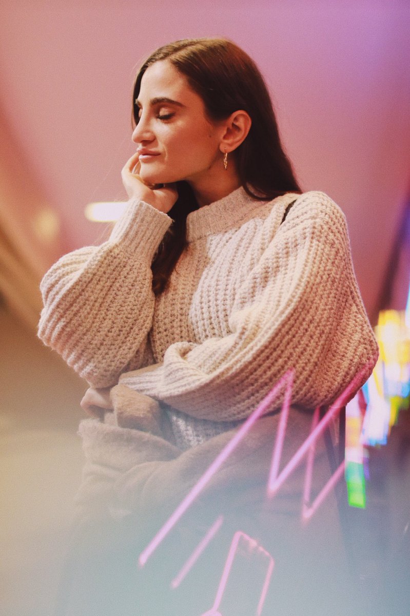 hcsrih's tweet photo. took some beautiful photos of @jessicakobeissi tonight :’) https://t.co/wfzoyCij5L