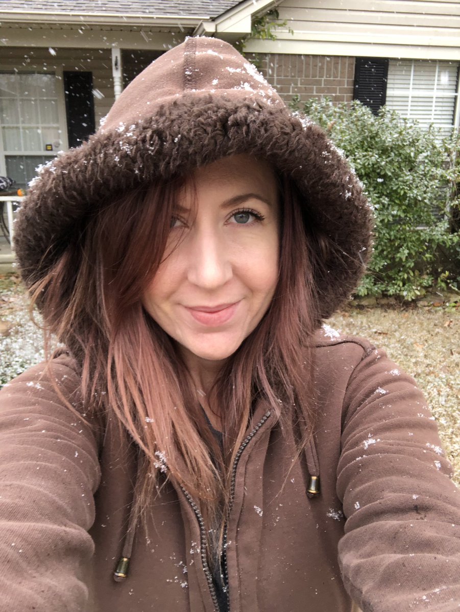 lilygirlscott's tweet photo. SNOWBUNNY BITCHES #kinda #asmuchasarkansascangive #wintertease https://t.co/vc1GjZoRgs