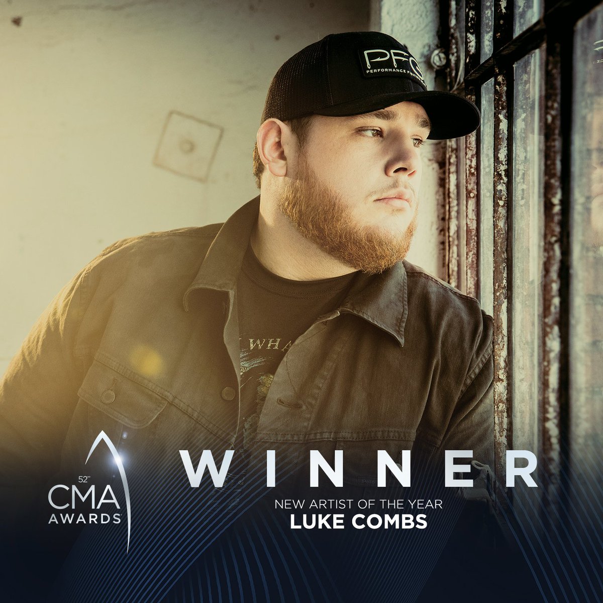 CountryMusic's tweet photo. Congratulations to @LukeCombs on winning New Artist of the Year! Turn on @ABCNetwork NOW to see who else will take home trophies tonight at the #CMAawards. https://t.co/CJQuTgEMfb