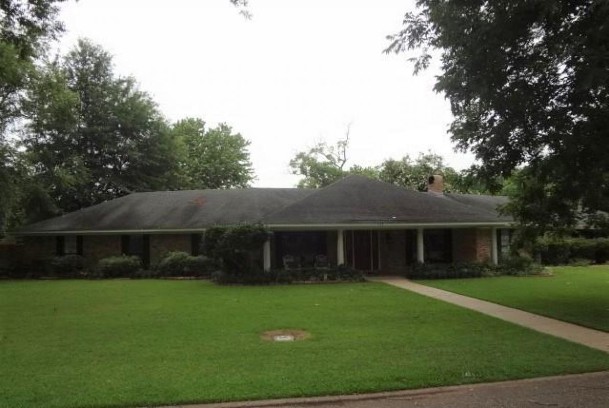 BoltonRealtyLA's tweet photo. See what this home has to offer! Contact me for a showing today. #homesforsale #realestate  https://t.co/aiQfZhEdgu https://t.co/wFCPHZK1ZG