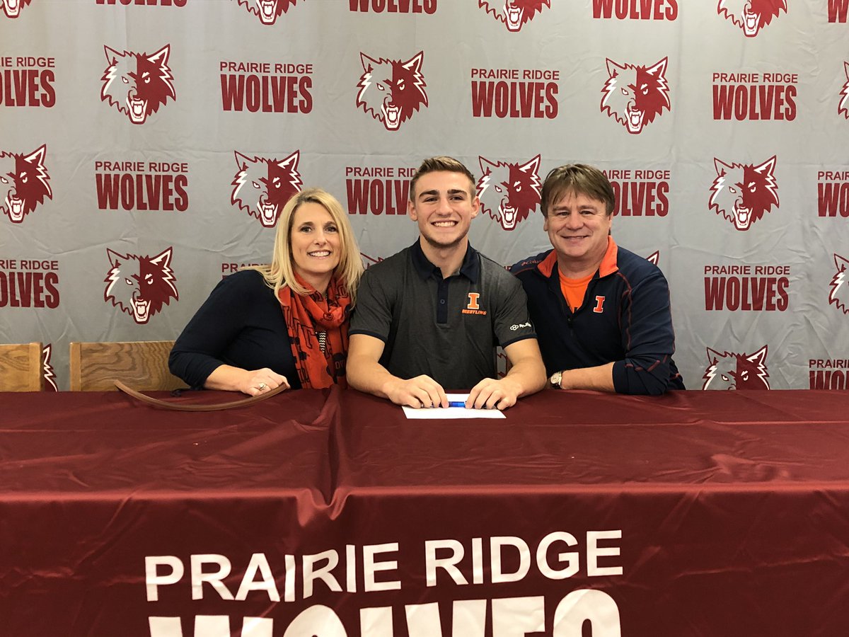 prwrestling1's tweet photo. Congratulations @piotro007 for committing to continue your academic and athletic career with @IlliniWrestling #nationalsigningday2018 #prwolves https://t.co/CnbyBmk7LX