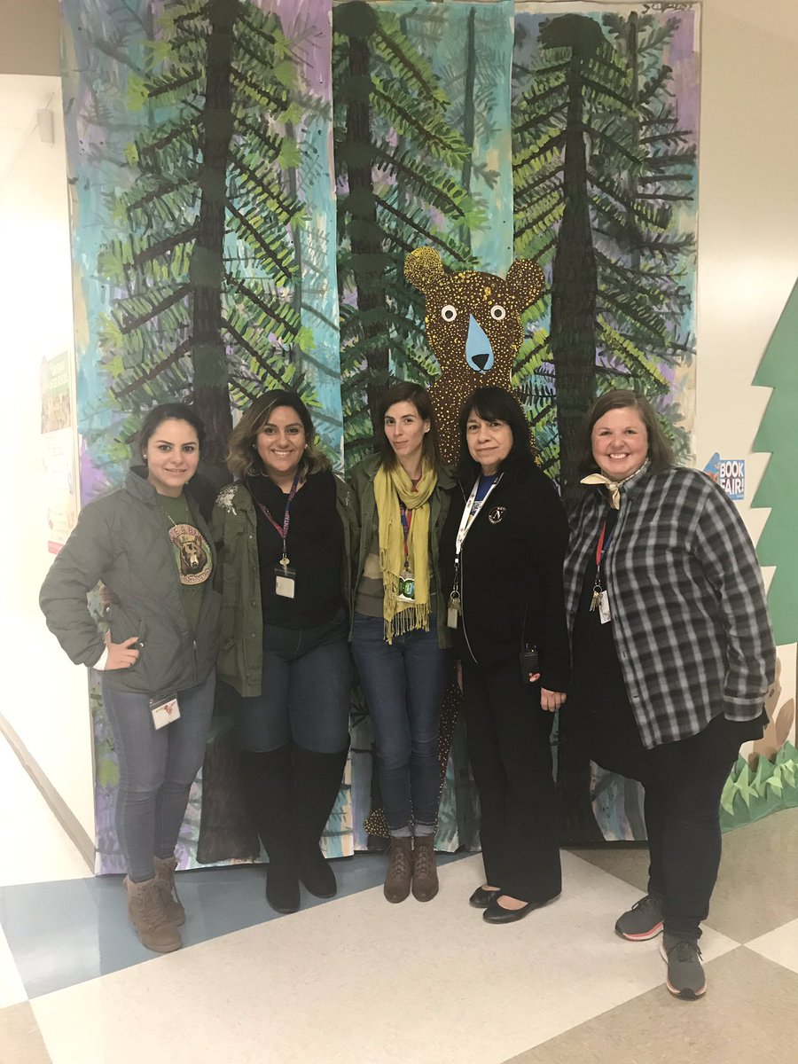 mspalmaneff's tweet photo. Hooray for Literacy ! Bringing words to life tonight @Neff_ES #neffelementary #CampNeff #neffliteracynight https://t.co/9zRyO0H9Ru
