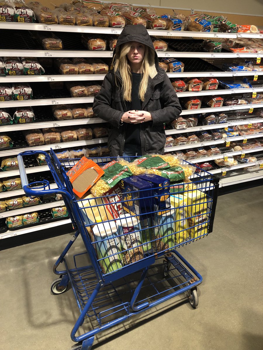 mo_piontek's tweet photo. @FoodDrive2018 bread acquired boys. 1466 servings for the champs #6thhour https://t.co/qiz3ncLLbb