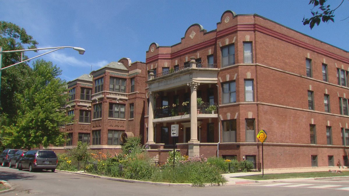 wttw's tweet image. Is rent control a fix for affordable housing issues in Chicago? We hear arguments for and against lifting the ban: to.wttw.com/2PvNXgA