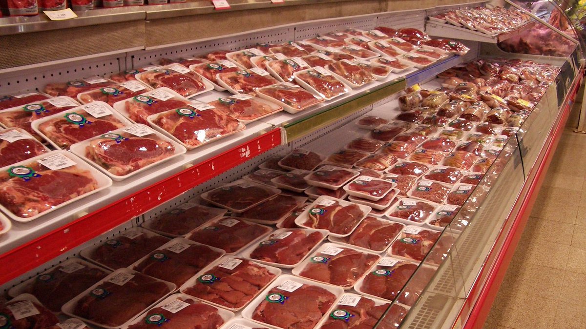 wttw's tweet image. Illinois lawmakers are set to consider legislation this week that would limit the use of antibiotics in food-producing animals: