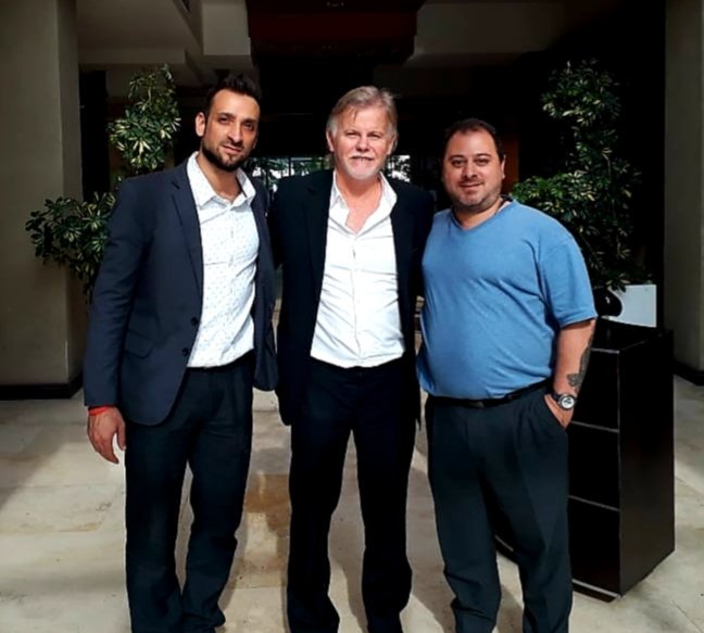 tititofernandez's tweet photo. Junto al Dr. ALEJANDRO SUVIRE, mostrando en vivo al prestigioso cardiólogo, Dr. GUILLERMO BORTMAN, Jefe del departamento médico de Boca Juniors, el funcionamiento de la Camilla Inteligente, que fue aprobada para ser utilizada en el club!!! https://t.co/gjCVFFU2Mf  @AleSuvire https://t.co/1bXKKMm7B1