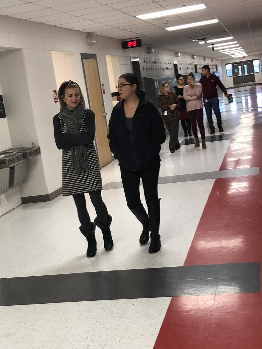 cristina_intal's tweet photo. Great PLC &amp; book study with MMS Seidlitz team! #walktalking #TotalResponseSignals #SeidlitzStep4 @MemorialRaiders @DeLosReyesHCISD @funk_elizabeth @BrittNJohnson09 @HCISDMultiLang @OHcisd https://t.co/IopBiMFnfJ