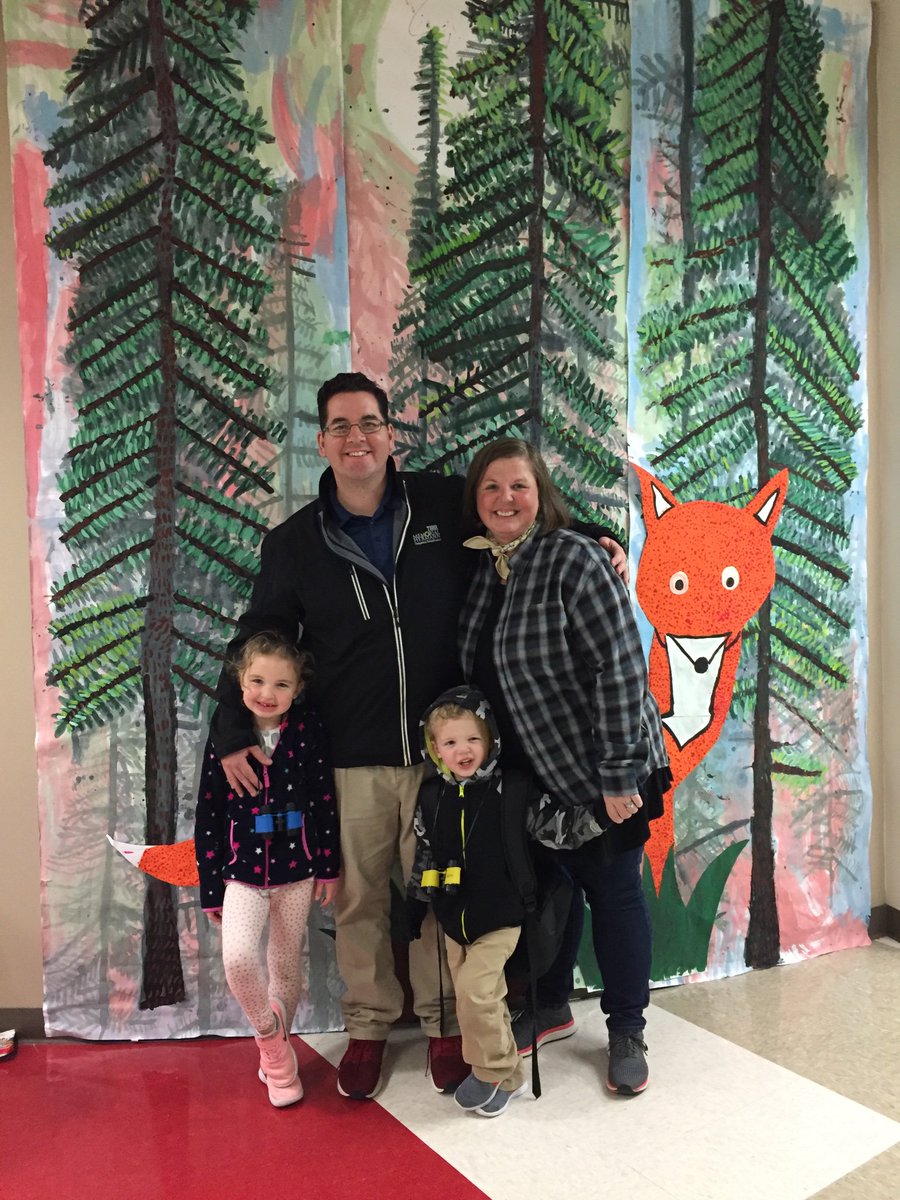JMartinezneff's tweet photo. Amazing Literacy Night! Love ❤️ Neff!
#NeffIsThankful https://t.co/eIwK1MiDjC