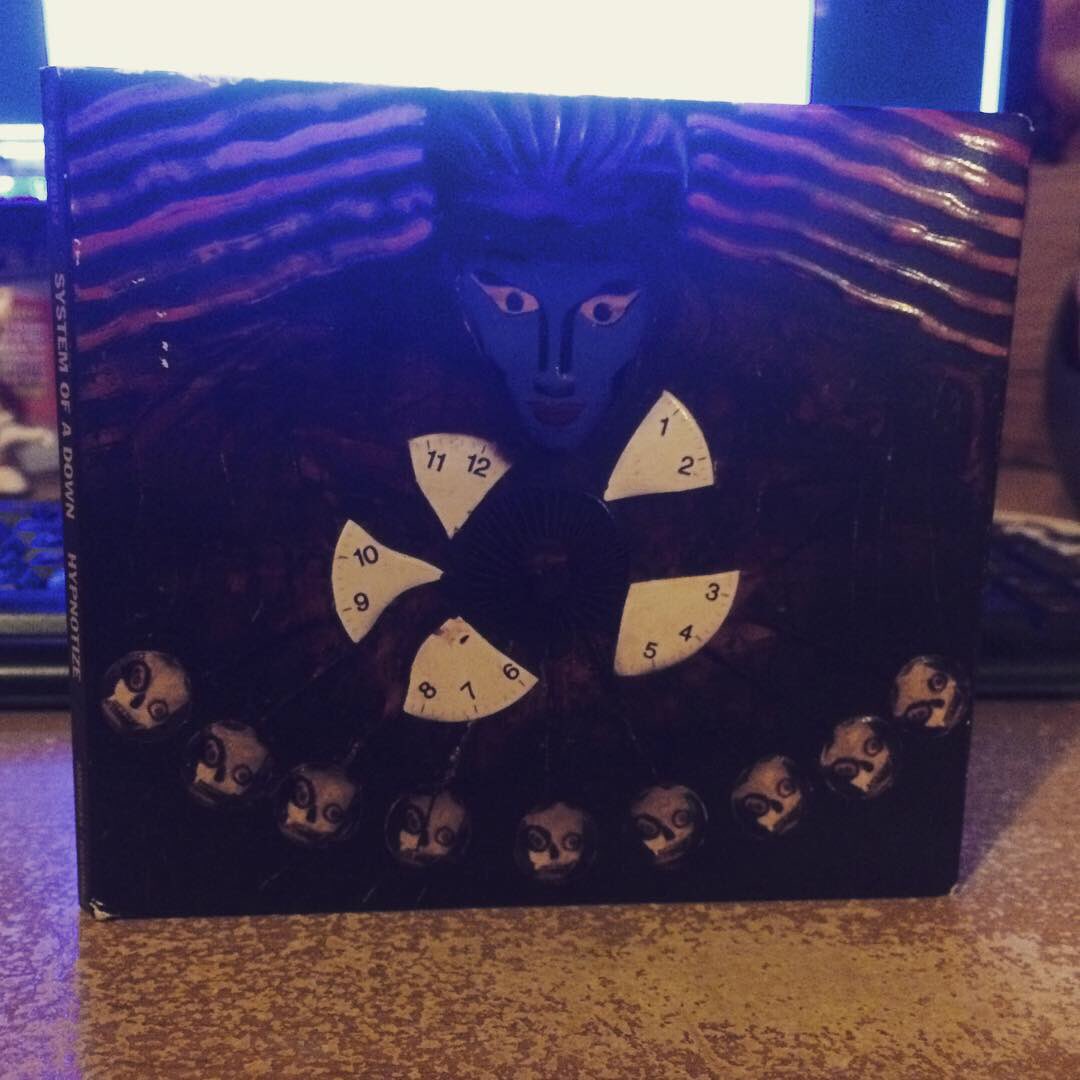 DontFollowMe98_'s tweet photo. I got the “DualDisc” edition of SOAD’s 5th album, “Hypnotize”, it comes with some cool extras and the entire album in enhanced stereo. Dope. 😎 #systemofadown #hypnotize #DualDisc #soad https://t.co/4Wwdf9uJDO