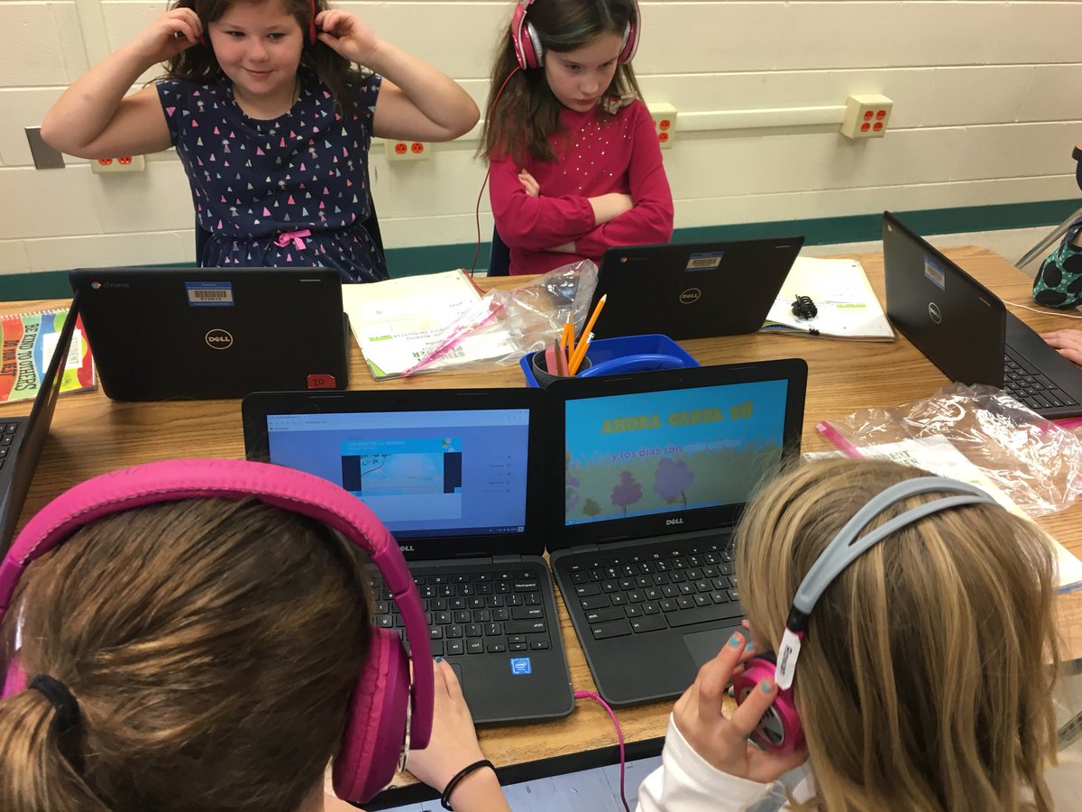 SrLopezBWE's tweet photo. The power of reviewing Spanish content “with and through” technology @weRweaver #Spanishrules https://t.co/QE2SmBCQc0