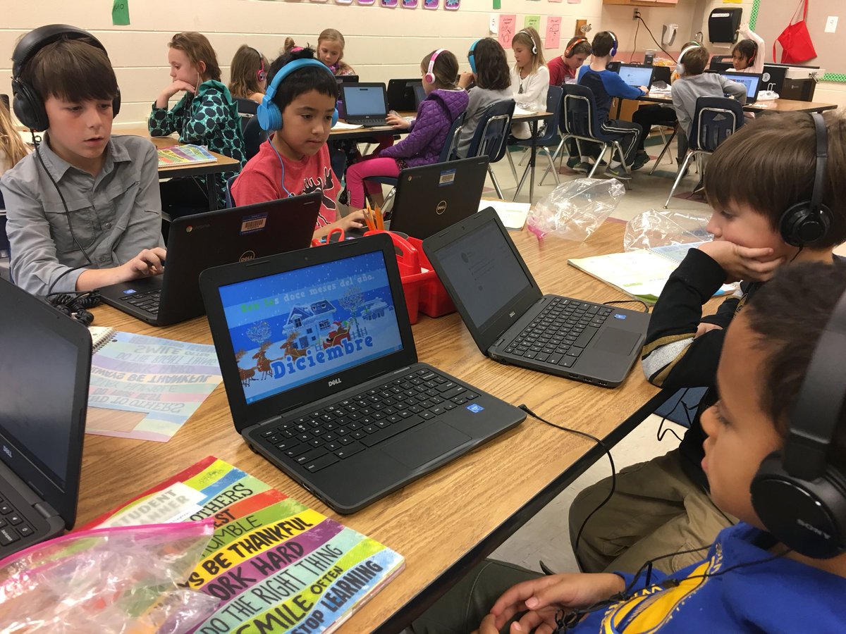 SrLopezBWE's tweet photo. The power of reviewing Spanish content “with and through” technology @weRweaver #Spanishrules https://t.co/QE2SmBCQc0