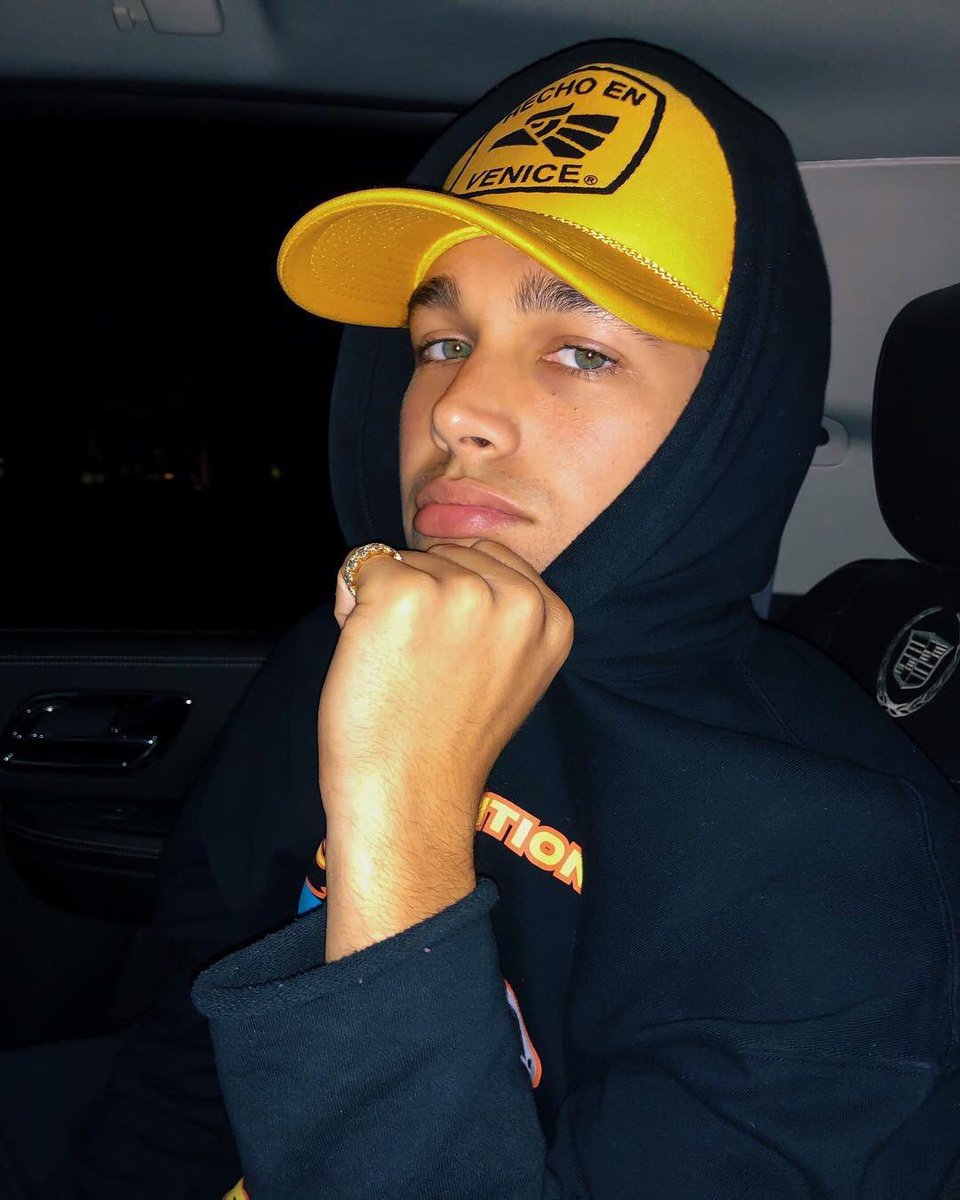 オースティン マホーン インスタ