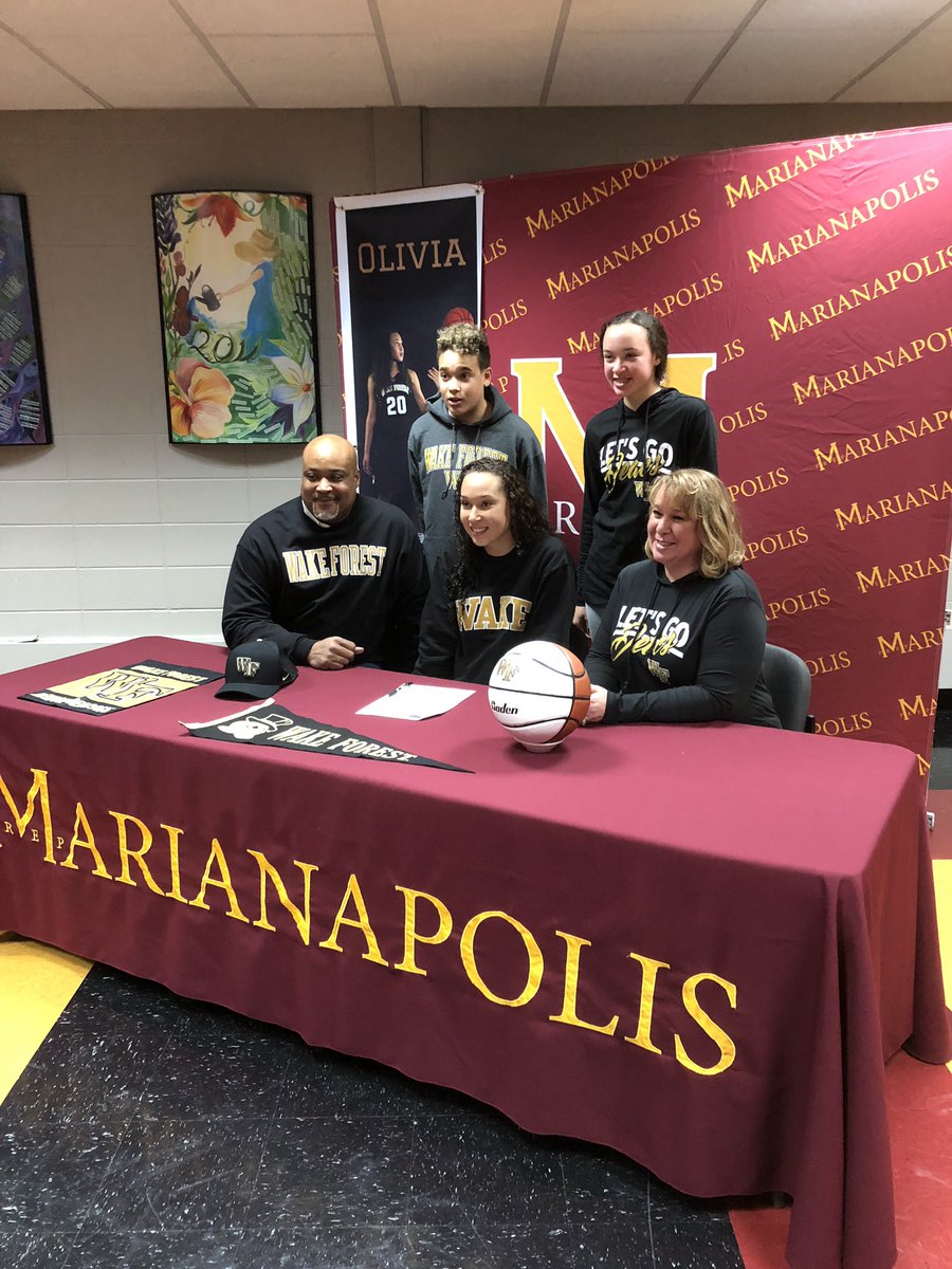 m_prep's tweet photo. So proud of Anna Bagley (VCU Soccer) Tyler Burton (Richmond Basketball) and Olivia Summiel (Wake Forest Basketball) on Signing Day! #ForeverKnights #GoKnights https://t.co/9AAVt8mUoc