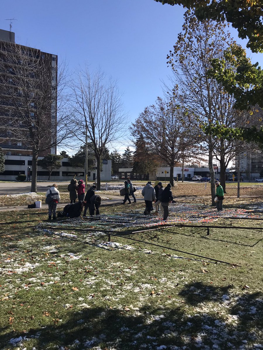 marty_passmore's tweet image. More AMSS students hard at work at the Celebration of Lights. Go Mustangs! #lkdsb