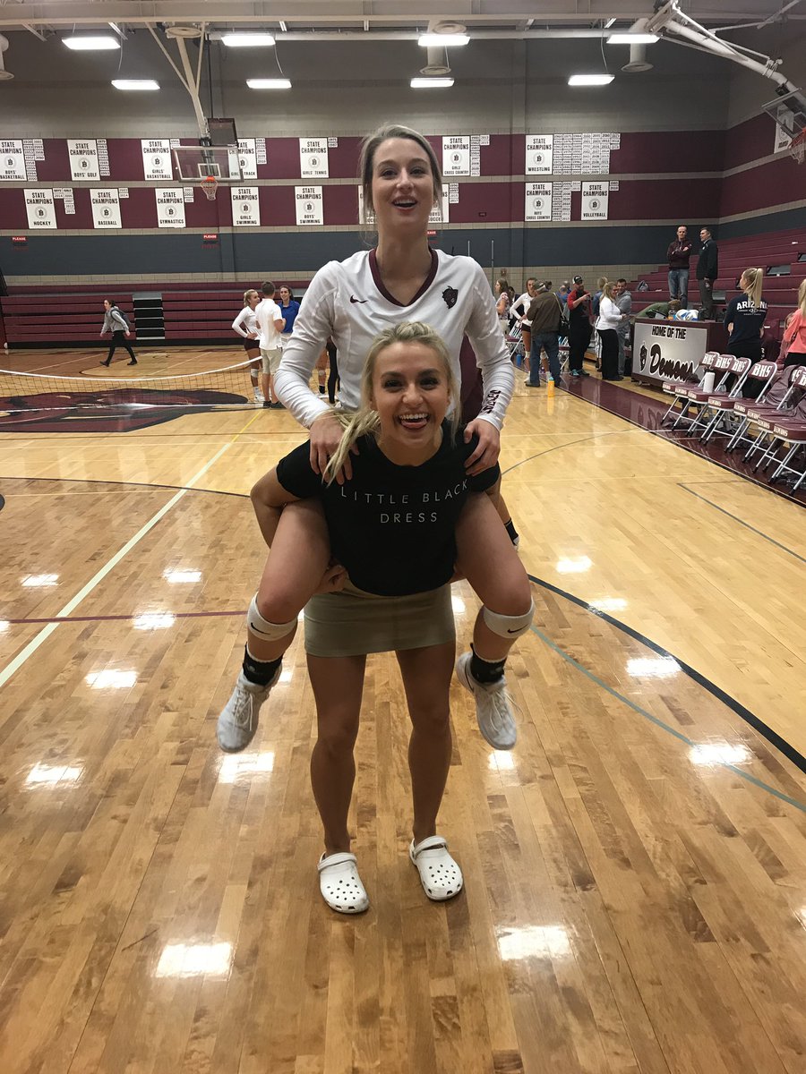 kleebarnaby's tweet photo. H U G E  G O O D  L U C K to my absolute  f a v o r i t e  v🏐lleyball players &amp; best friends! Hope you kick some serious 🍑 this weekend @ state. I  LOVE YOU‼️💕  @mdora18 @fishermorgan2 https://t.co/RzByHNioA2