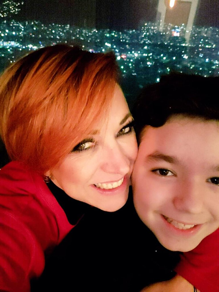 elsaveronica13's tweet photo. Tus hijos no necesitan una "madre perfecta" necesitan una "madre feliz"💕
#mibraulio😍 #mamá #amorpuro❤ #loveyou #mialex #abrazos https://t.co/Snr9iJnyfB