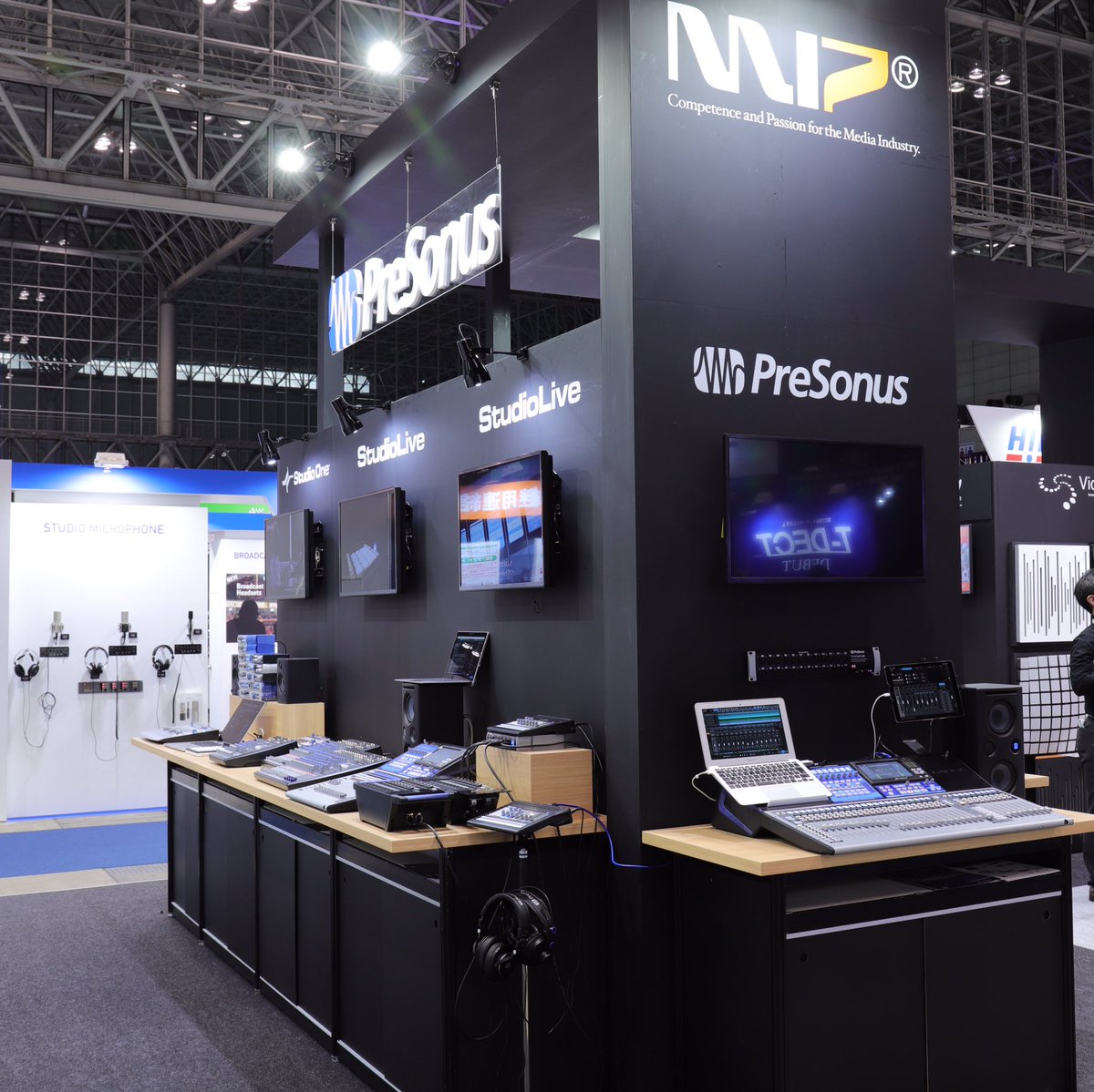 mi7japan's tweet photo. #interbee2018 でのMI7ブースでは #PreSonus #StudioOne #BlueMicrophones #ROLI #Softube #BlackLionAudio #Zynaptiq #MicW #Vicoustic 製品を一堂に展示中です。是非ホール1にお越しください。 https://t.co/VWh6zq7hhM