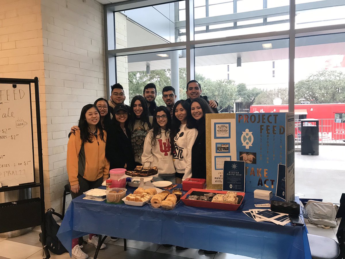 projectfeeduh's tweet photo. Despite the cold weather, our Winter Bake Sale was full of warmth thanks to our members! We raised more than enough money to purchase lots of winter clothing &amp; supplies for a holiday care package of sorts. To all those that came out—thank you for helping us with this initiative! https://t.co/WmNL1ulnKl