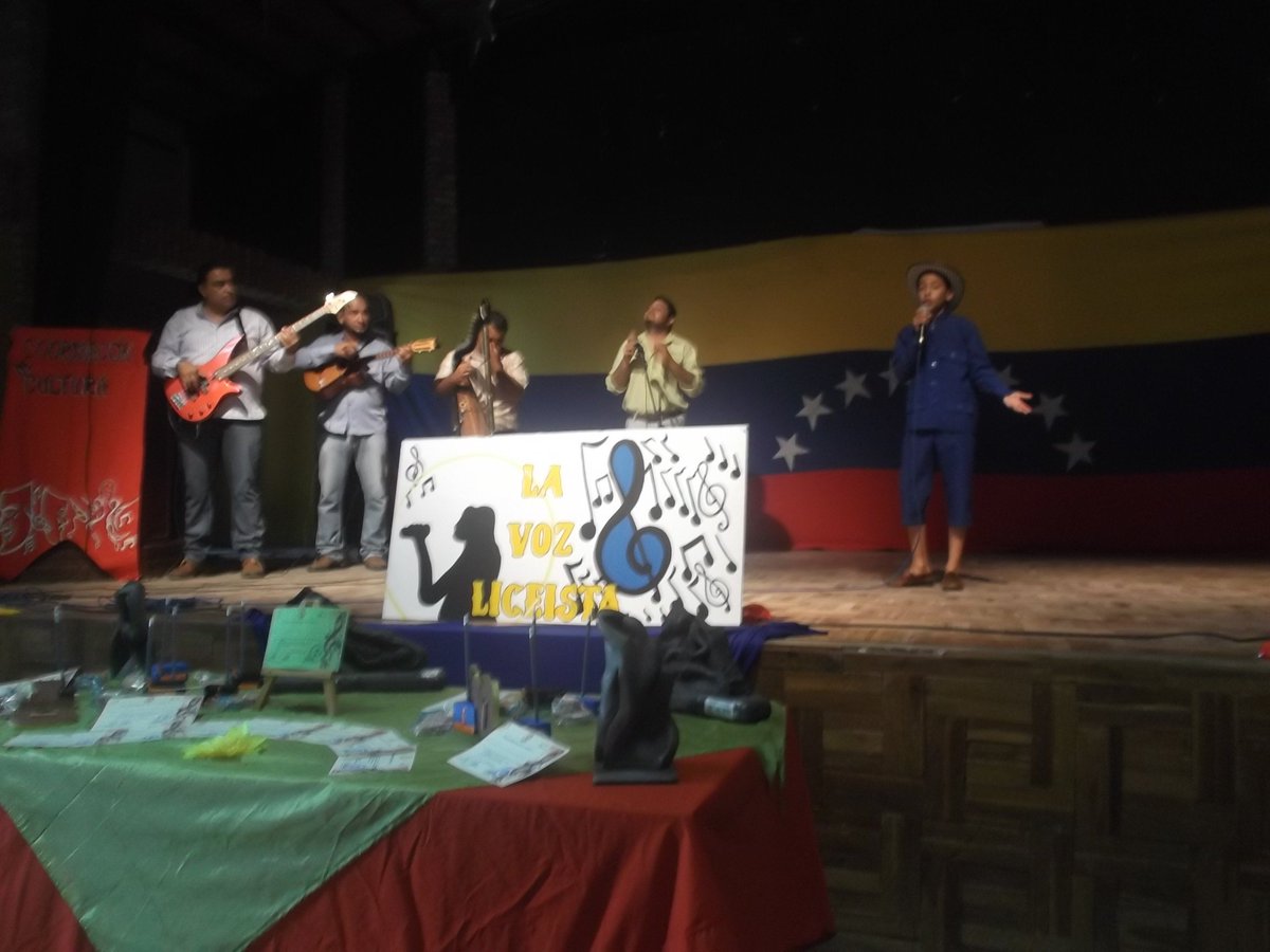 CSocopo's tweet photo. Encuentro de la Voz Liceista se realizo  hoy 14 Nov en  #Socopo Estado Barinas,Promoción y difusión de nuestra música tradicional Venezolana 
@MPPEDUCACION @CulturaZEBnas @culturatotlzedc @CulturaMPPE @psuvaristobulo @RosangelaOrozco https://t.co/ErlGbVvvv1