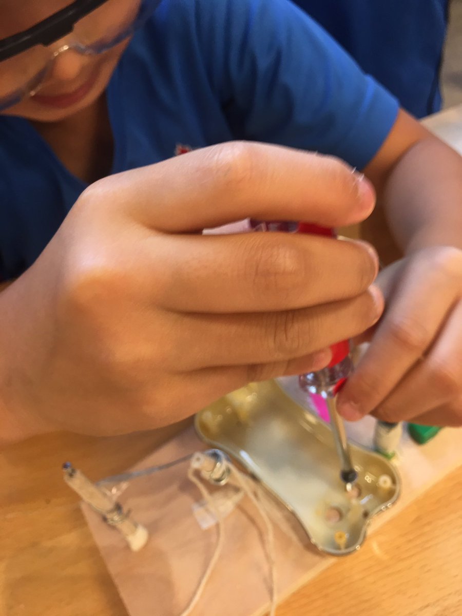 Tinkering with engineering principals &amp; Automaton #cdnisprojectinnovate <a href="/Makerspaces_com/">Makerspaces.com</a> <a href="/21cli/">21st Century Learning</a> <a href="/ProjectZeroHGSE/">Project Zero</a> <a href="/exploritorium/">The Exploritorium</a>