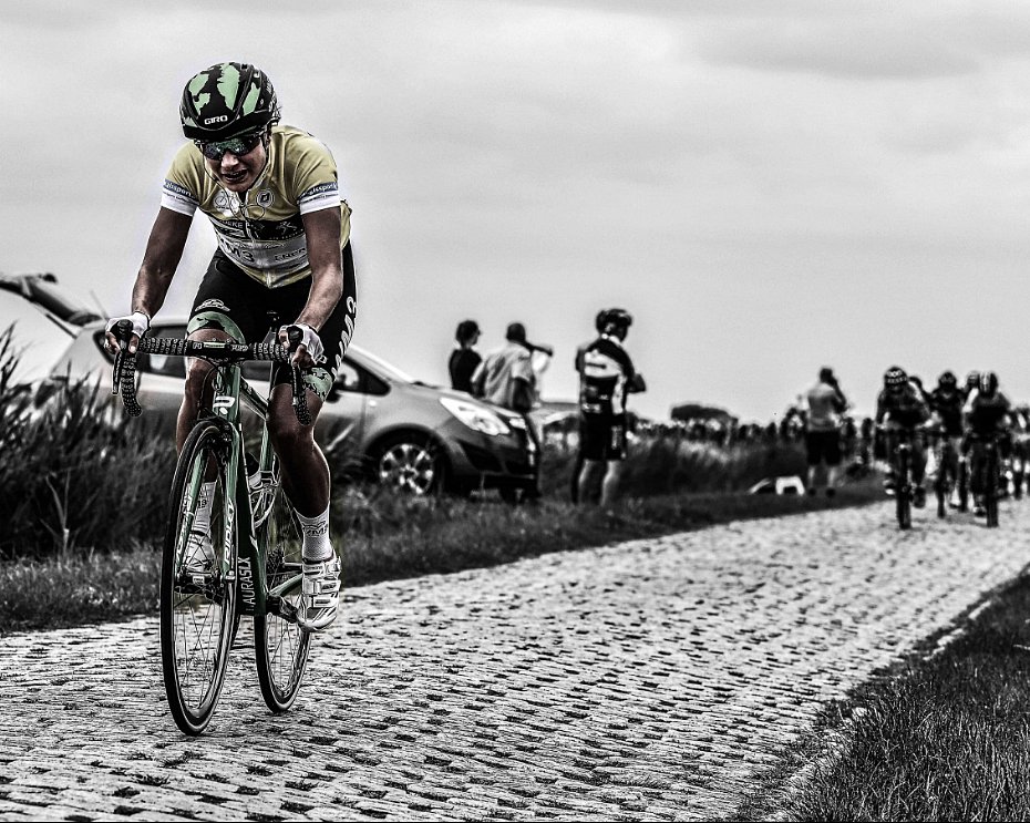 High-end bikes, tested and developed under the hardest conditions in Belgium, the heart of cycling #BeTOUGH #RidleyBikes #BuiltForGlory #testedonpave #ridleyaura #auraslx #mariannevos #womenscycling #procycling #cobbles #cyclingclassics