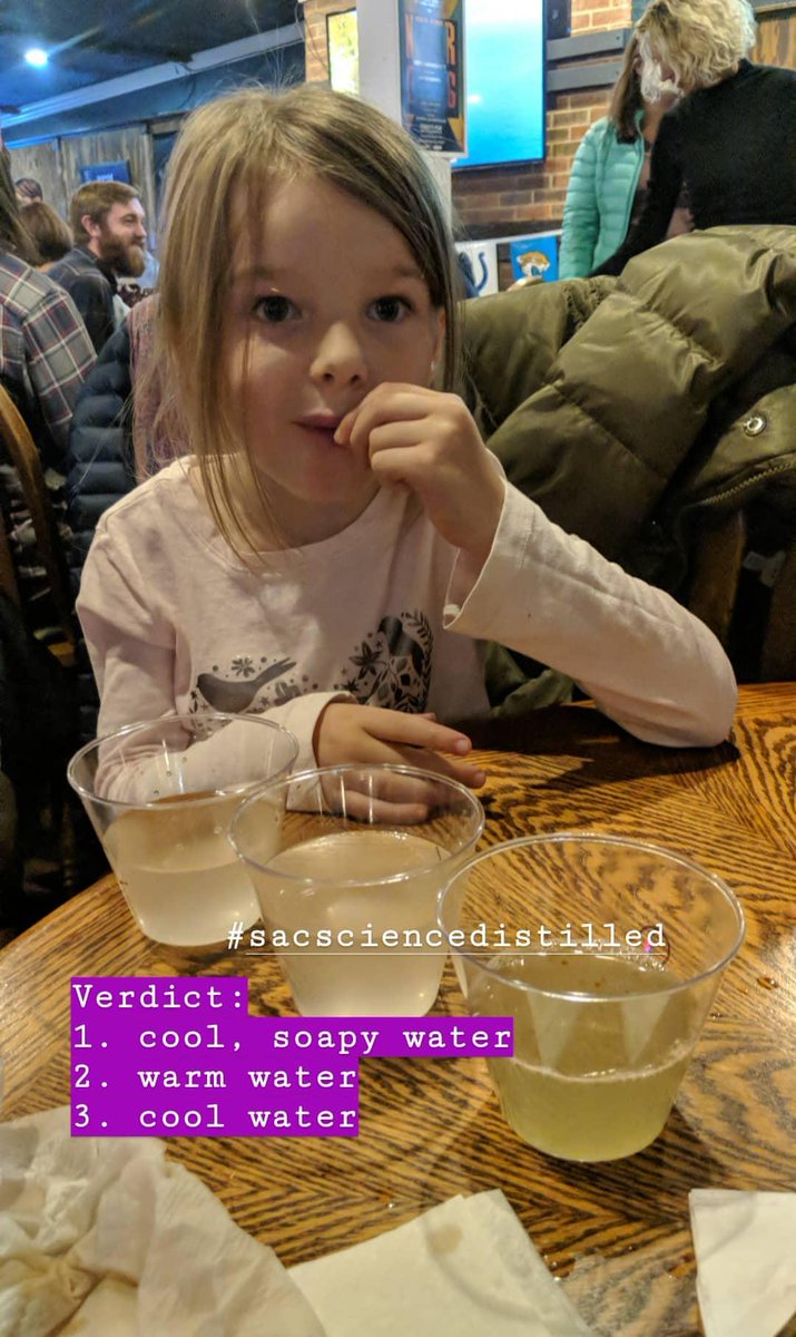 chelle_ecoed's tweet photo. Kiddo is experimenting with oiled feathers and @DawnDish, while eating fries. #sciencecafe #sacsciencedistilled @PowerhouseSac https://t.co/UwQZj9MwJo