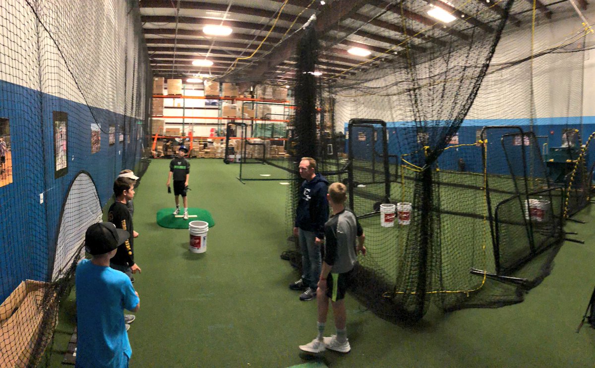 ScottWarner18's tweet photo. Getting that practice in.⚾️ Spring will be here before we know it. #BAMbaseball https://t.co/dQcbhOZOg2