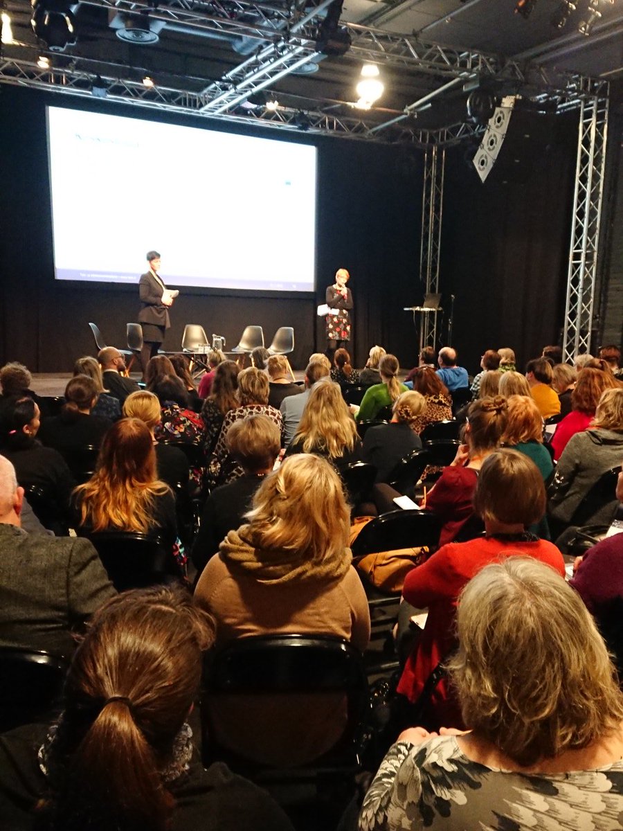 MaryTiainen's tweet photo. TEM:n Sylvia-hankkeen Pakolaisesta #kuntalaiseksi -verkostopäivä on käynnissä! Päivä alkaa aktiivisella keskustelulla uudesta kotolaista. @KOTOoske @TEM_uutiset #pakolaiset #vastaanotto #kunnat https://t.co/RlqvfXEoHv