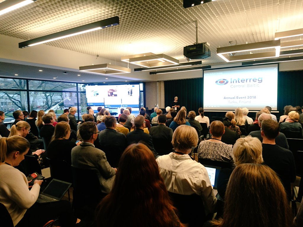 Ilze_Leg's tweet photo. @CentralBaltic programma svin savu ikgadējo pasākumu, kopā savedot visas programmā iesaistītās puses: projektu vadītājus un partnerus, komiteju pārstāvjus un interesentus, lai dalītos ar saviem stāstiem un pieredzēm. 
#CentralBaltic #cb_ae #CBsynergies #CBresults #cp_lat https://t.co/nI2NzbdGtc