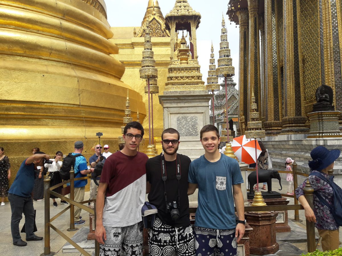 Visitant Bangkok abans de participar a la final de la #WRO2018 a Chiang Mai. Molta sort a tots els equips de la nostra delegació.