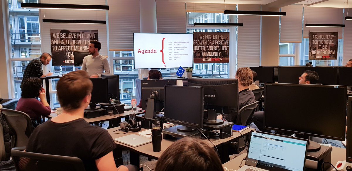 Restart_Network's tweet photo. Another great #Masterclass with our friends at @weareOxyma - a Merkle company. This time, the masterclass was focused on people-based marketing.

It is always great to see our students learning from such an amazing and fun group of professionals! https://t.co/VU1B1r3bn4
