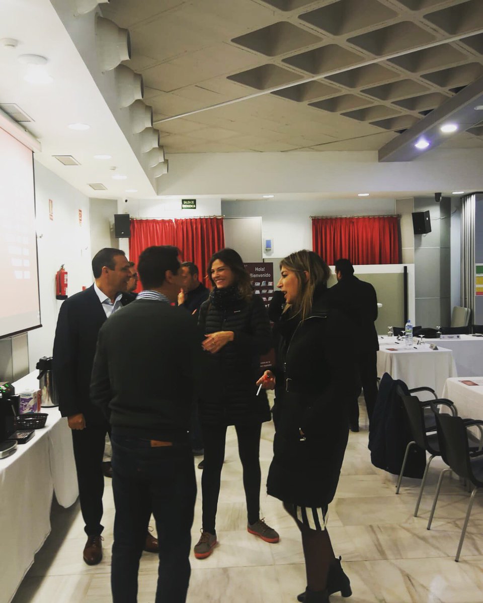 BNICompromisoC's tweet photo. Buenos días a todos/as. ¿Hora del desayuno? 
Pues así de bien desayunamos en BNI Compromiso Córdoba todos los martes. 
Cada momento es una oportunidad para hablar de nuestros negocios y generar nuevas oportunidades.
¡Estupendo compañeros! https://t.co/WPJkY4k6JK