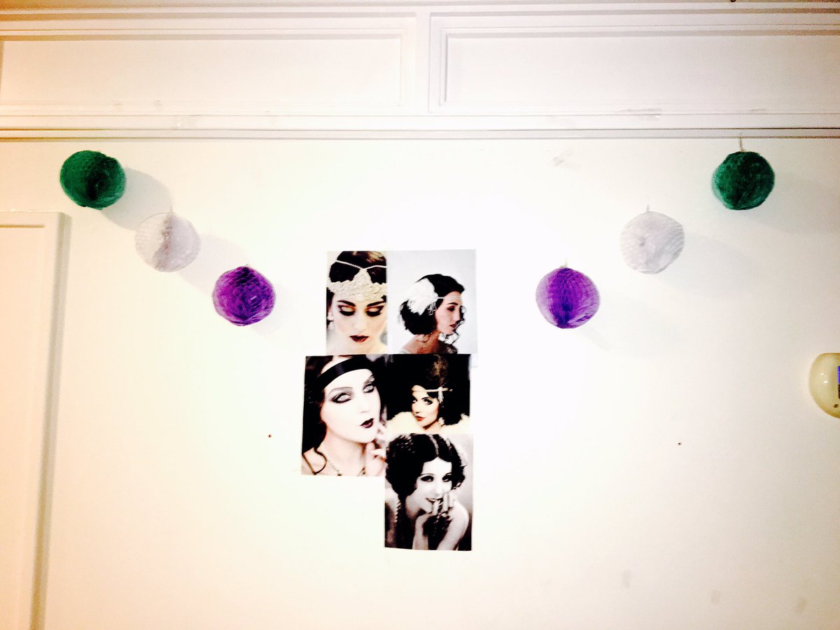 KeswickCareHome's tweet photo. #ladiesdesigningflapperinspiredaccesories. In preparation for our #winter1920themedball.
To drum up interest I’ve been making a #giantmoodboard with #1920fashion to #reminisceover. #customersdesignedwallart1920 https://t.co/O8RV46an1t