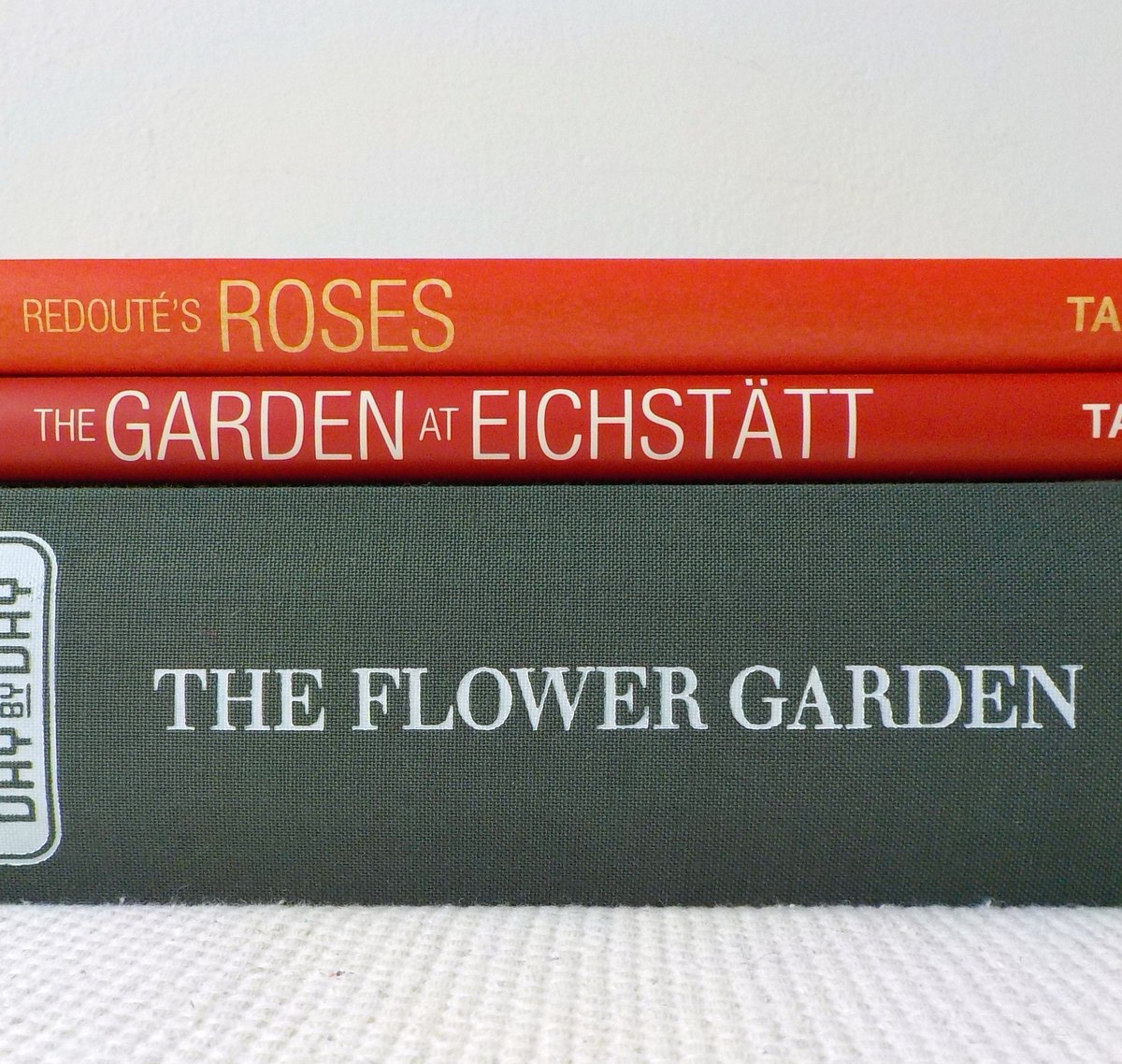 OnePerfectDayS's tweet photo. OnePerfectDay: The Flower Garden at Eichstatt https://t.co/YKAF9wCW7z
#flower #floral #flowerbook #flora #floralprints #eichstatt #garden https://t.co/ksKXjwU3NH
