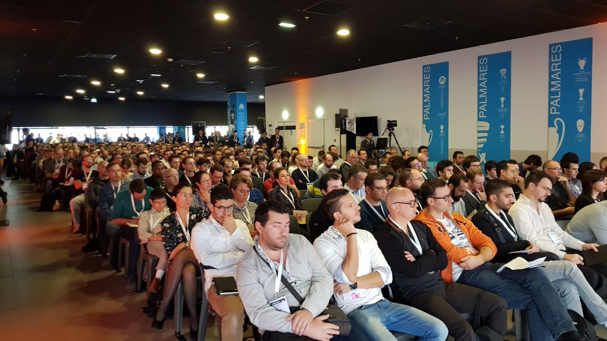 treeptik's tweet photo. #full au #devopsdday! On pousse les murs!! https://t.co/WmNoouhC5r