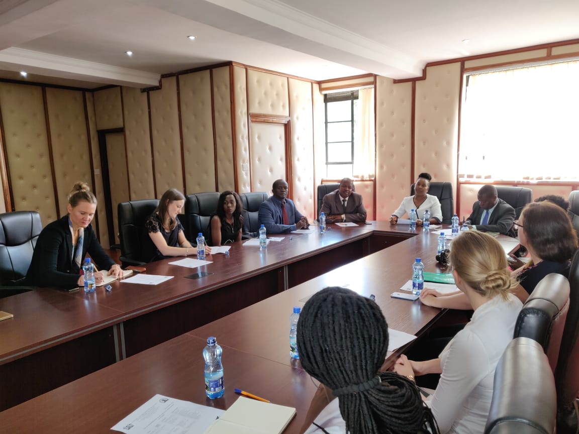 @HSF_Kenya members and young female politicians from Germany @wiebkewinter @jubayern being hosted @OfficialMakueni and by @mbulamutula to discuss more on devolution. #countygovernment #devolution #bintiuongozini
