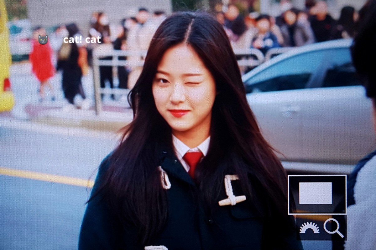 catcat_hj's tweet photo. 181115 수능 
#이달의소녀 #LOONA #현진 
#김현진 @loonatheworld https://t.co/CK2vKcIpjV