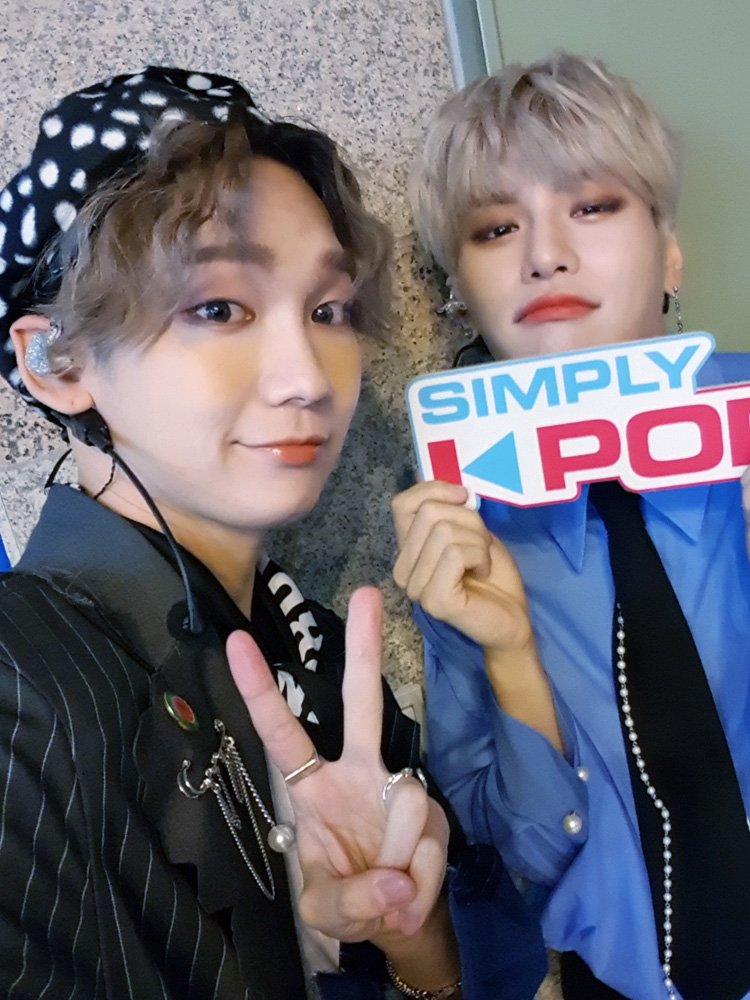 _Simplykpop's tweet photo. 지구 뿌셔! 우주 뿌셔! 다 뿌셔뿌쎠!🤜🤛 이렇게 멋있으면 반칙🙋‍♀️ (a.k.a 인소남주) 이렇게 귀여우면 반칙🙋‍♂️ (a.k.a 다갖다 깬다) 미모도 실력도 무결점 듀오 #JBJ95 이 투샷 영원히 박제시키고 싶95~ 자 무한 5959를 부르는 95즈 보러 #HOME 으로 갑시다!👏

#JBJ95 #HOME #심플리케이팝 #SimplyKpop https://t.co/7wDH4zXJTN