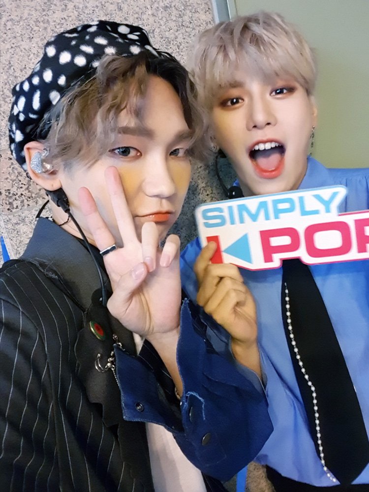 _Simplykpop's tweet photo. 지구 뿌셔! 우주 뿌셔! 다 뿌셔뿌쎠!🤜🤛 이렇게 멋있으면 반칙🙋‍♀️ (a.k.a 인소남주) 이렇게 귀여우면 반칙🙋‍♂️ (a.k.a 다갖다 깬다) 미모도 실력도 무결점 듀오 #JBJ95 이 투샷 영원히 박제시키고 싶95~ 자 무한 5959를 부르는 95즈 보러 #HOME 으로 갑시다!👏

#JBJ95 #HOME #심플리케이팝 #SimplyKpop https://t.co/7wDH4zXJTN