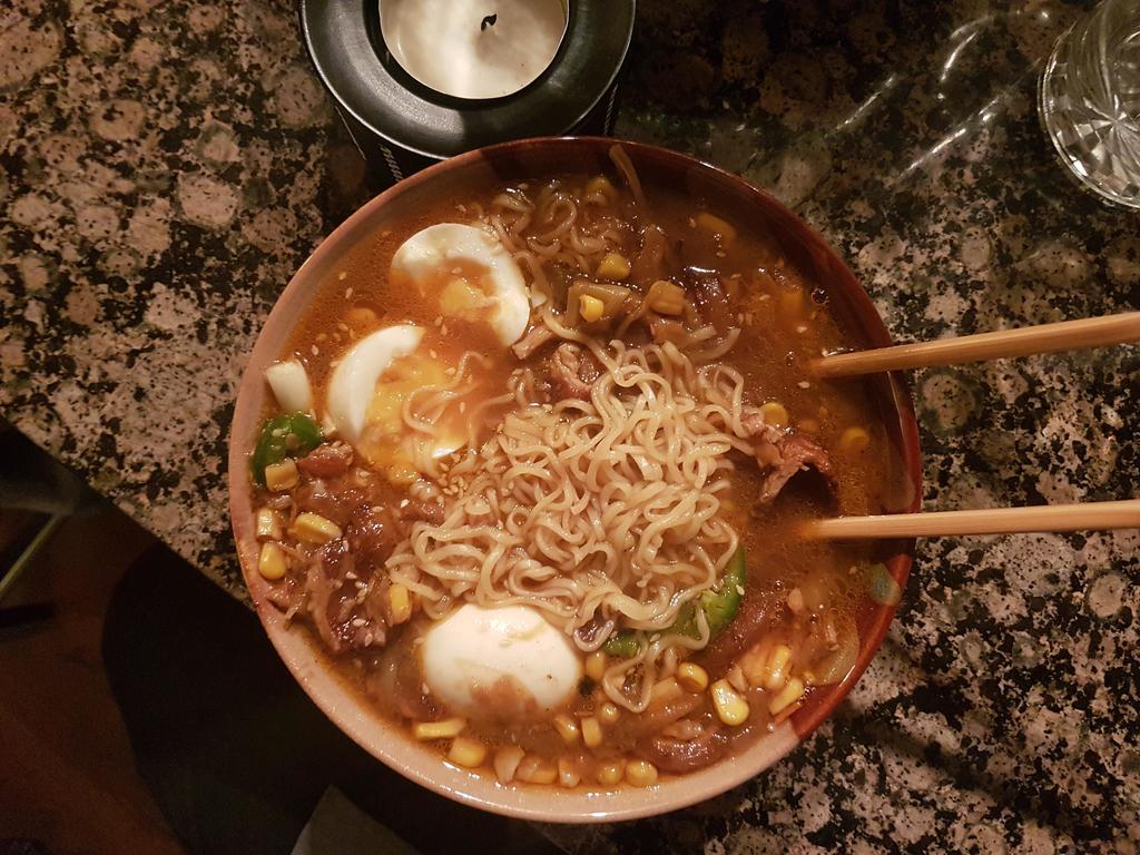 Cute_and_Food's tweet photo. " [Homemade] Pork belly ramen with minced garlic, jalapeno, corn, scallions, enoki mushrooms and 2 medium boiled eggs " - courtesy of FargoniusMaximus via #food in Reddit #Delicious #Lunch #Gourmet #Dinner https://t.co/zZeq8QEgpp
