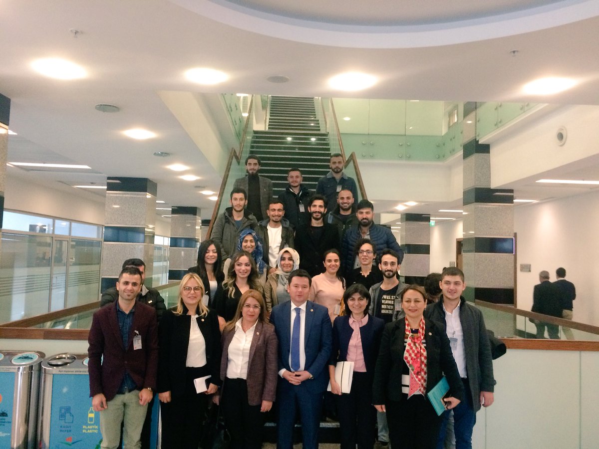 dr_sozdemir's tweet photo. Devlette yardımcı sağlık meslek personeli olarak ataması yapılan fakat güvenlik soruşturması nedeniyle 136 gündür görevine başlayamayan, SağlıkMecliste ZimmetNerde diyerek Türkiye’nin dört bir yanından gelen geçlerimiz ile TBMM’de bir araya geldik. Konuyu yakından takip ediyoruz. https://t.co/7TSbWq9TjT