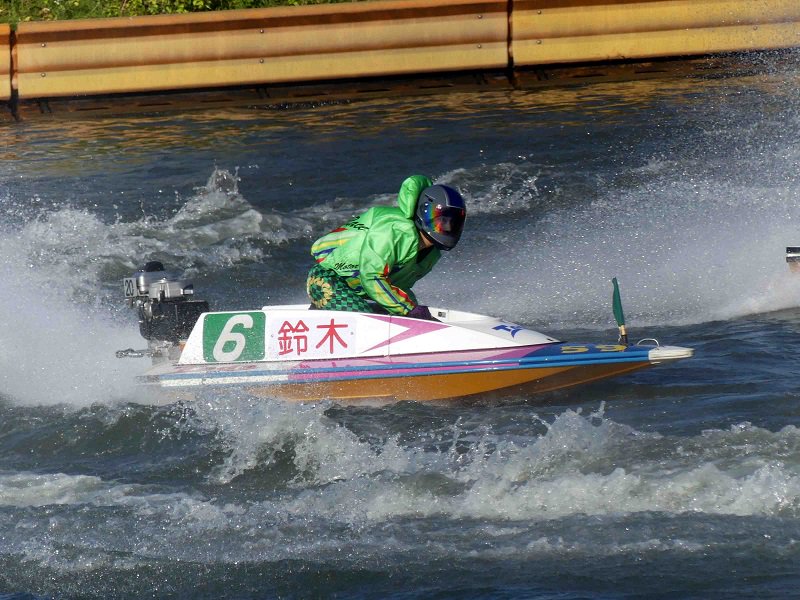 boatracetoda's tweet photo. 無事故完走でデビュー戦を終えた123期の5051松本純平選手＆5066鈴木孝明選手㊗️🎉
今後とも、皆さまのあたたかいご声援をよろしくお願いいたします‼️
【ポッカサッポロカップ】明日2日目は松本選手が7R☆6号艇にて登場🚤✨
鈴木選手は1R☆6号艇・8R☆5号艇の2回走り🚤✨✨
ご来場おまちしております‼️ https://t.co/fbLtc7dOw2