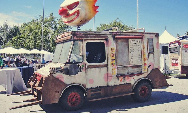 PwnedGamesZA's tweet photo. Thursday Cosplay! #PwnedGames #TwistedMetal #SweetTooth #CarCosplay #Cosplayer #Cosplay https://t.co/bqZfqjuDju