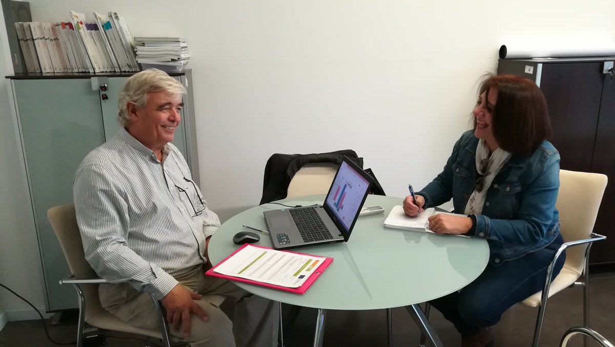 EOIAlmendralejo's tweet photo. Ayer Miércoles en tutorías especializadas de la mano de @vdavilalopez y Miguel Moya!! Seguimos!! @eoi @EOIAlmendralejo 😀 https://t.co/HMjUE8DSmM
