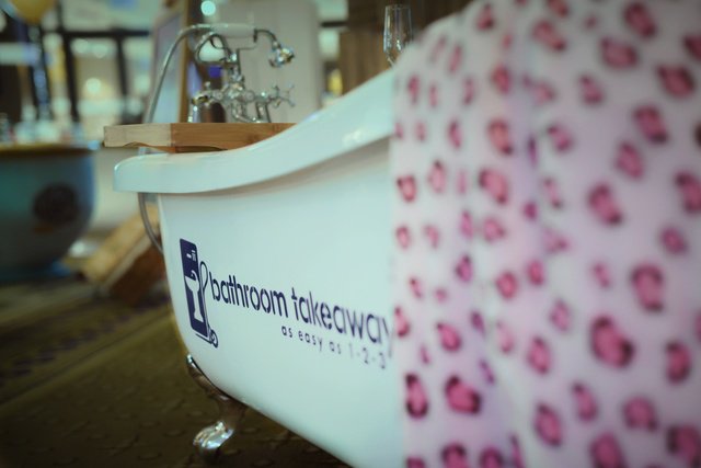 northblogawards's tweet photo. Who was your favourite brand from the night? Without our sponsors, the Northern Blog Awards couldn't happen, so lets show them some love!
@Christy_Home @BoothsCountry @LaRedouteUK
#NBAs18 #influencermarketing #contentcreators
๐ท: https://t.co/5m1L6dtvB7 https://t.co/SIhLlZL1Jv