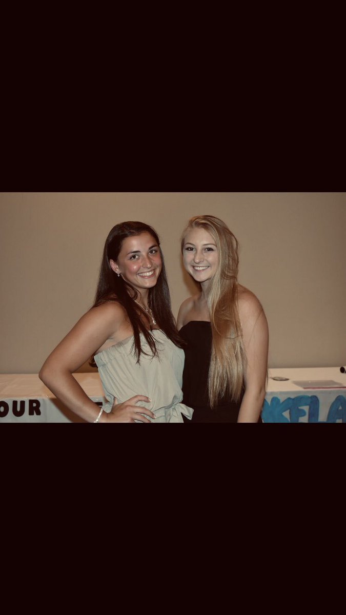ClareBridgewat2's tweet photo. !! happy bday @AlyssaFlevaris 💋💛 hope you had a good one, gonna miss playing with you next season😥 https://t.co/xbLzDgACR4