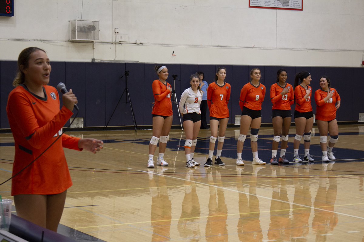 Citrus_Owls's tweet photo. Freshman volleyball player Danielle Rogers belted out the National Anthem before tonight’s match against OCC. She KILLED it!!! https://t.co/ayda2IgWXC